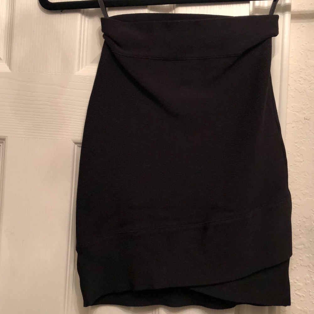 BCBG MaxAzria Black power skirt